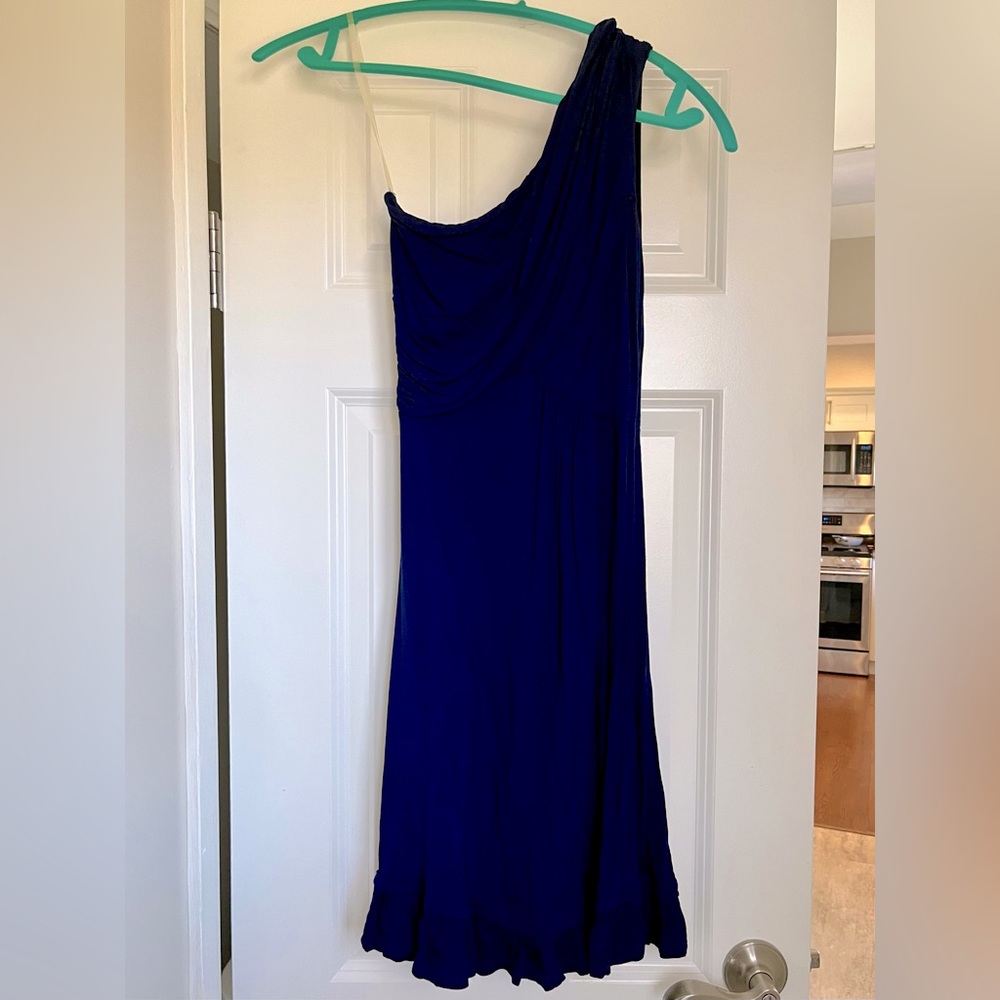 One shoulder dress
